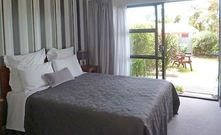 Opua Boutique Seaview Motel Екстер'єр фото