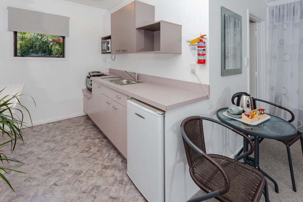 Opua Boutique Seaview Motel Екстер'єр фото