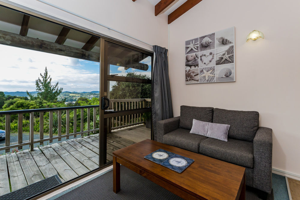 Opua Boutique Seaview Motel Екстер'єр фото