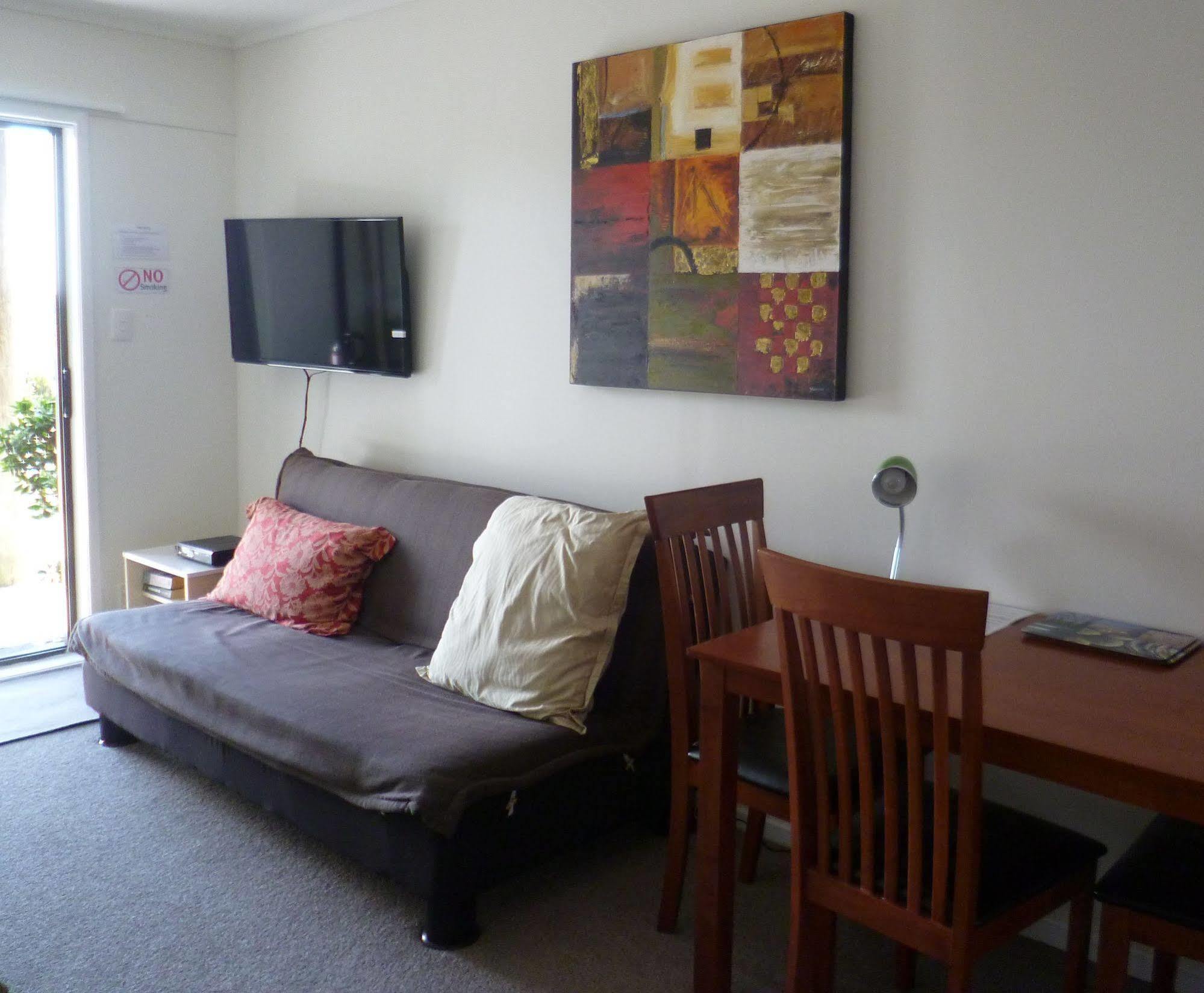 Opua Boutique Seaview Motel Екстер'єр фото