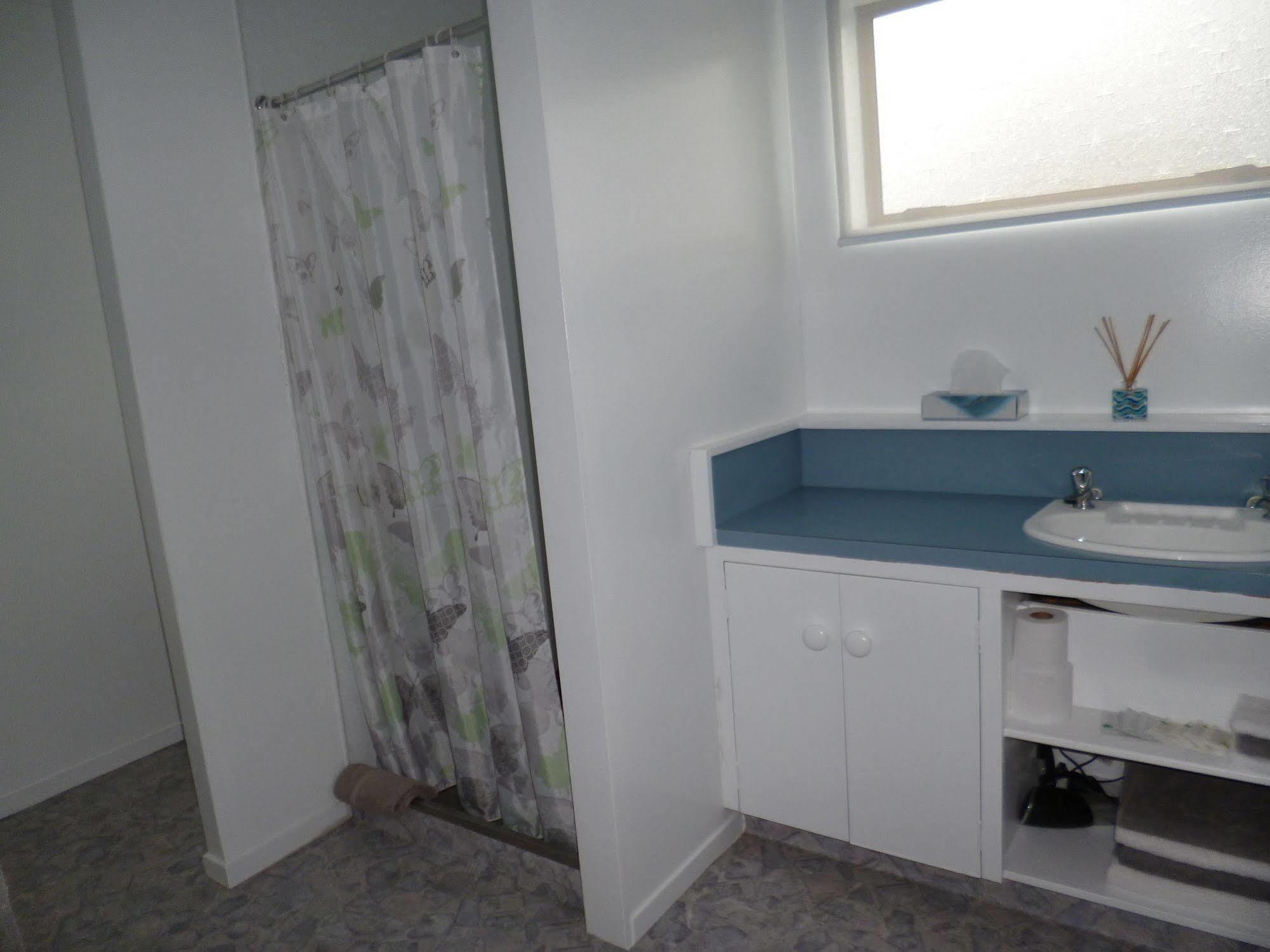 Opua Boutique Seaview Motel Екстер'єр фото