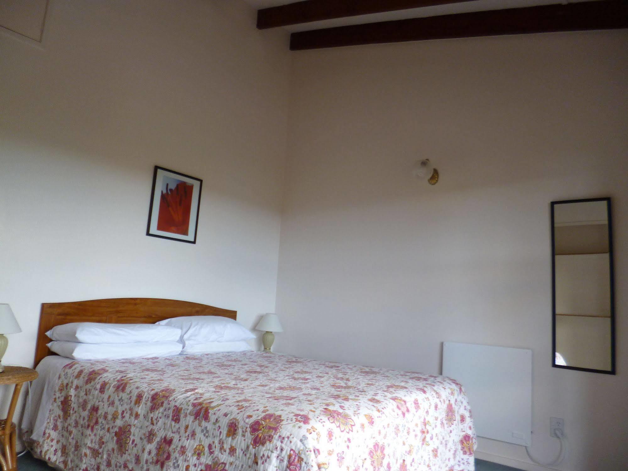 Opua Boutique Seaview Motel Екстер'єр фото