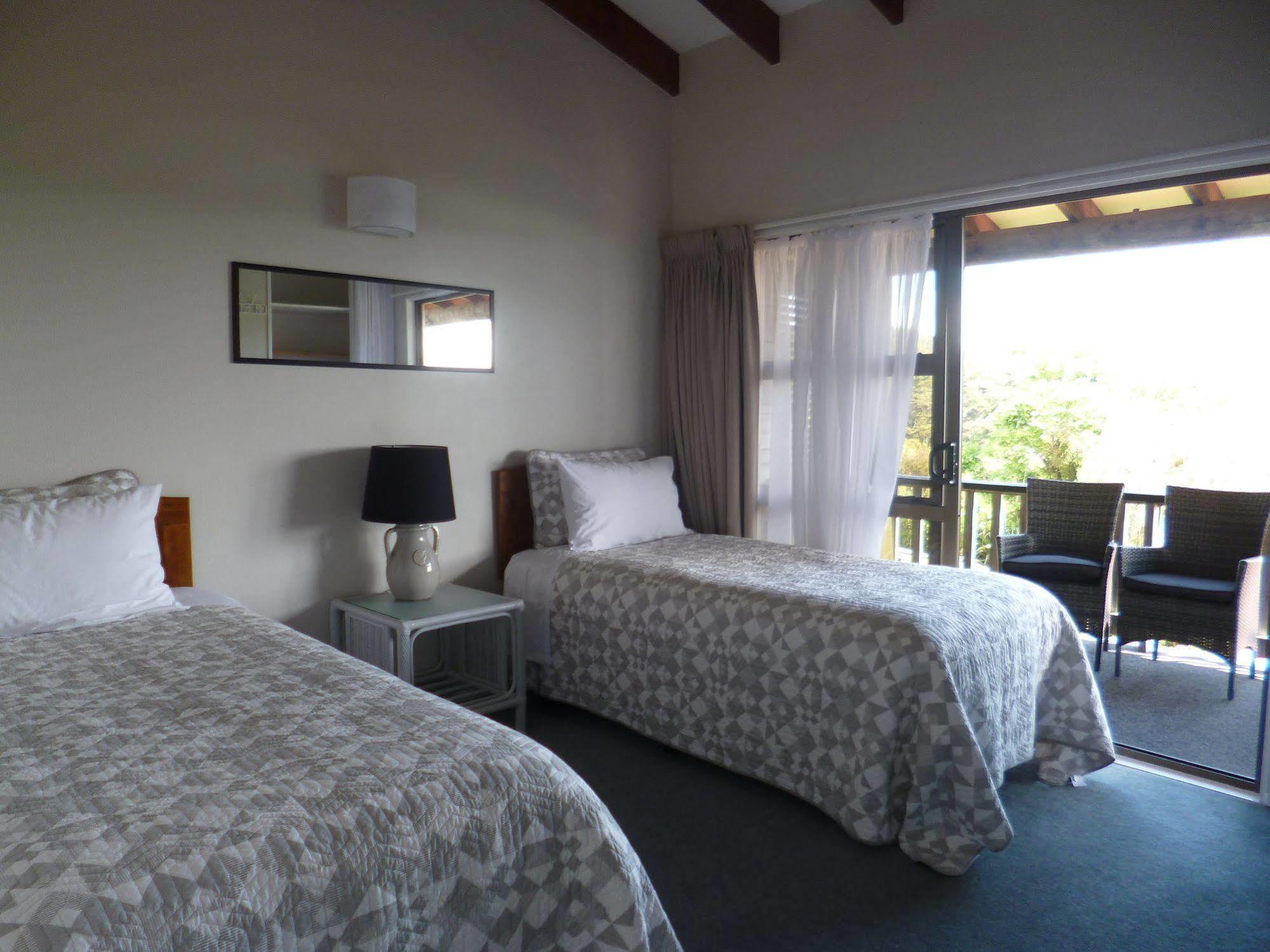 Opua Boutique Seaview Motel Екстер'єр фото