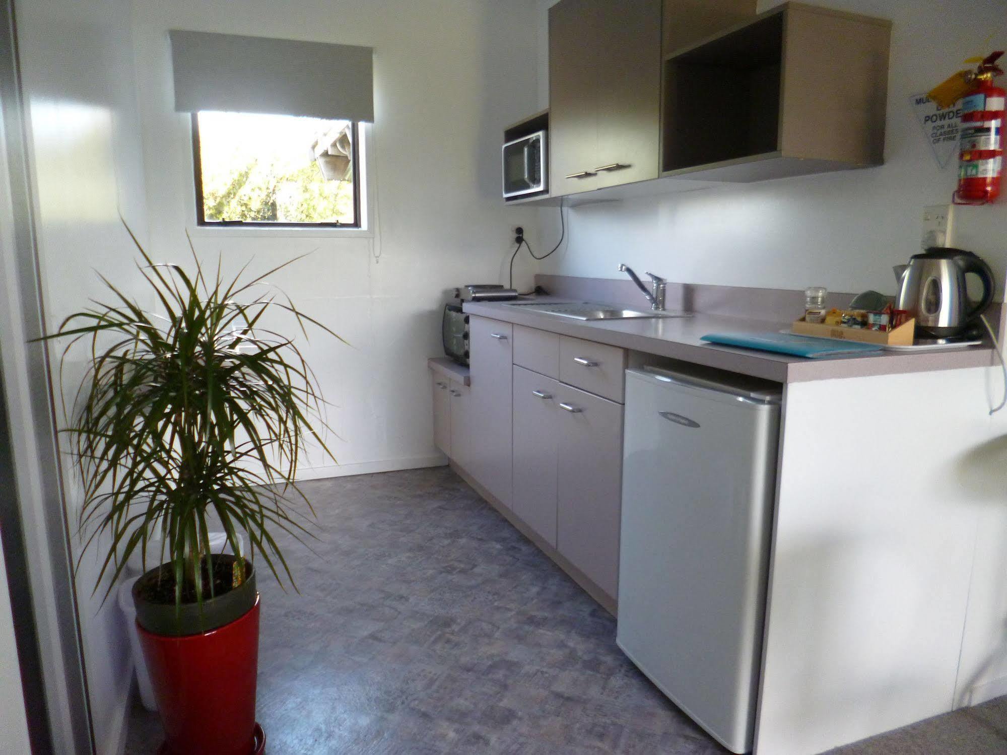 Opua Boutique Seaview Motel Екстер'єр фото