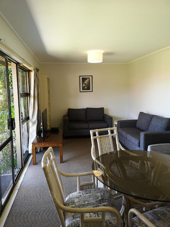Opua Boutique Seaview Motel Екстер'єр фото